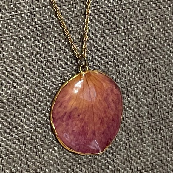 🌻2 for $15🌻 Wearable Art Leaf Necklace - Picture 2 of 3